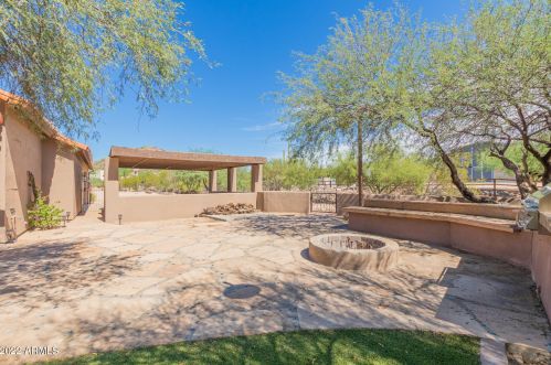 7839 Dixileta Dr, Scottsdale AZ exterior