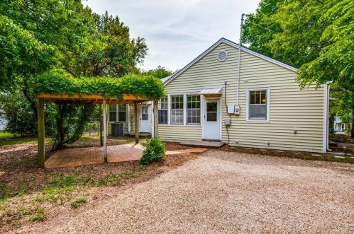 2220 Locust St, Denton TX  76209-1806 exterior