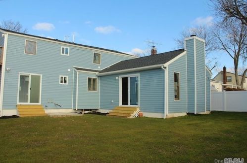129 Thomas Ave, Bethpage NY  11714-1711 exterior