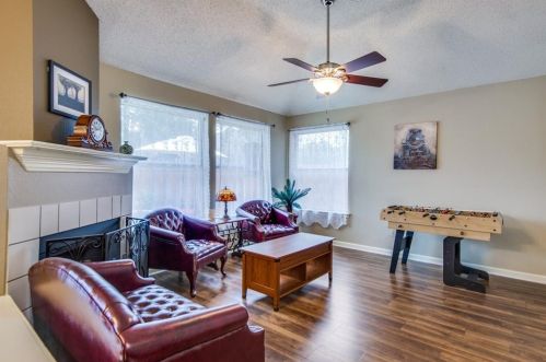 1808 Newton Dr, Lewisville TX  75028-7318 exterior