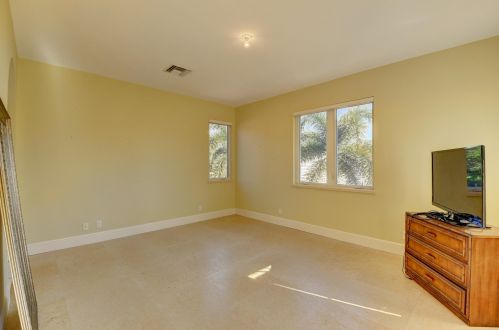 4255 Gleneagles Dr, Boynton Beach FL  33436-4914 exterior