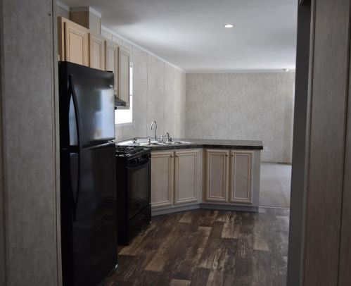 2 Friendship Dr, Salem NH  03079-3016 exterior