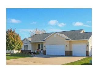 706 Bergamot Ln, Twin View Heights, IA 52333-8708
