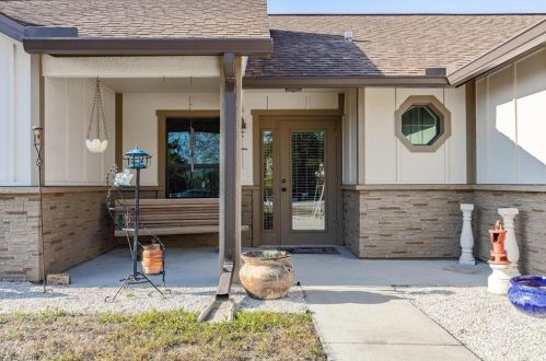 528 14th St, Cape Coral, FL 33993-1055