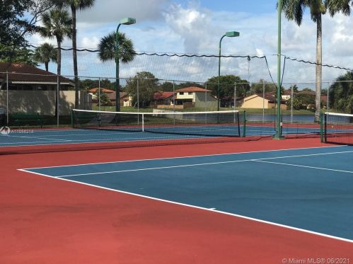 6244 175 Ter, Hialeah FL  33015-4437 exterior