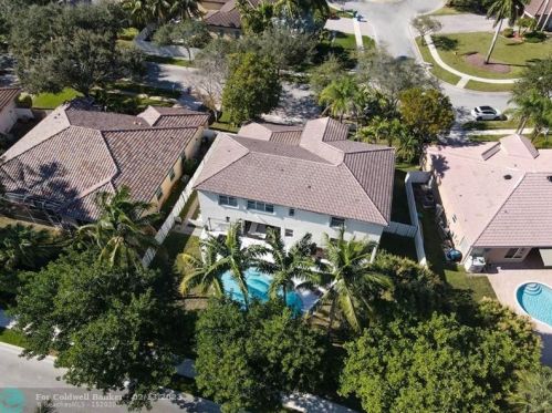 3511 145th Ave, Hollywood FL  33027-3726 exterior