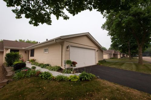 5019 147th St, Saint Paul, MN 55124-6688