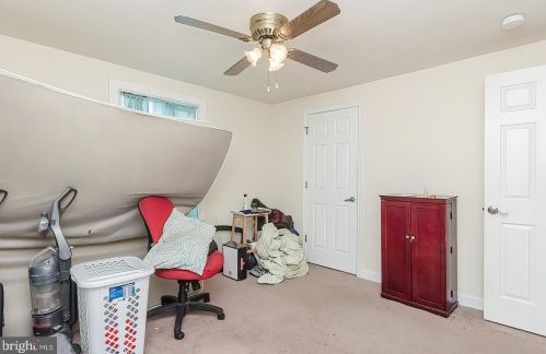 1057 Jefferson Ave, Charles Town WV  25414-1121 exterior