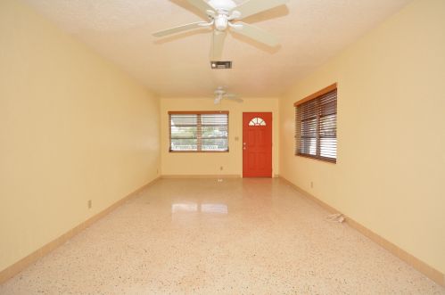 215 1st Ave, Delray Beach FL  33444-3714 exterior