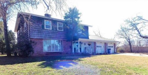 823 Hillcrest Ave, Stillwater, OK 74075-1312