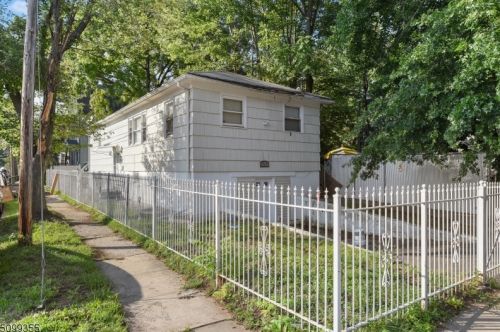 51 Normandy Pl, Irvington NJ  07111-3185 exterior