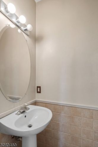 8 Rolling Rapids Ct, Hackettstown NJ  07840-1737 exterior