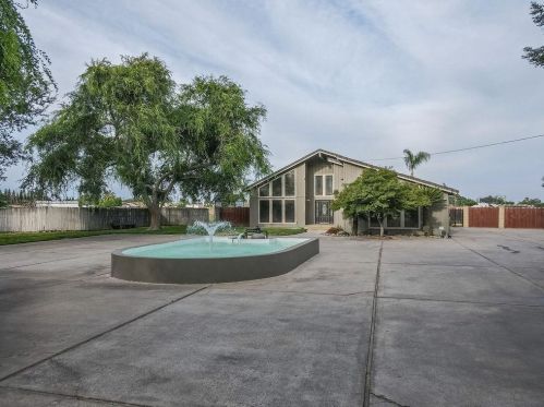 1812 Golf Rd, Turlock CA  95380-9746 exterior