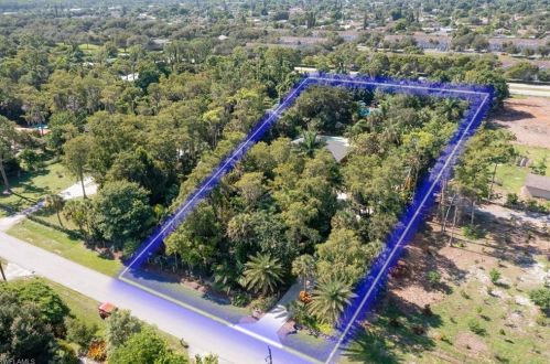 4440 15th Ave, Naples, FL 34116-5138