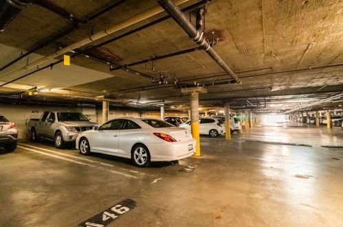 15050 Sherman Way, Van Nuys CA  91405-2127 exterior