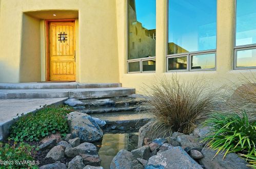 240 Crystal Sky Dr, Sedona AZ 86351-7450 exterior