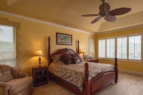 7830 Woodsmuir Dr, West Palm Beach FL  33412-1640 exterior