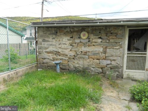 220 Center St, Ashland PA  17921 exterior