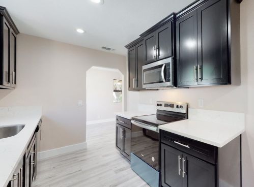 16 Midway Dr, Oroville CA  95966-3656 exterior