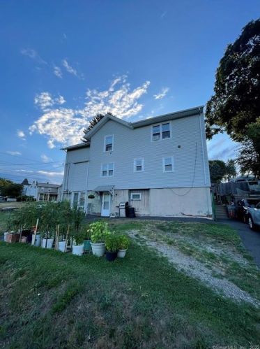 47 Mott St, Ansonia, CT 06401-1929