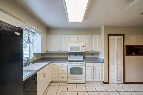 8204 Jellison St, Orlando, FL 32825-8236