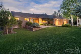 2252 Fernie Ct, Bend, OR 97701-8679