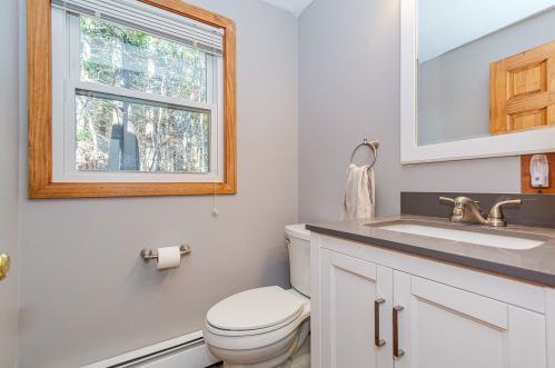 30 Porcupine Cir, Salem NH  03079-2868 exterior