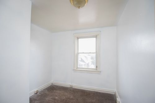 371 Lamarido St, Pittsburgh PA 15226-1330 exterior