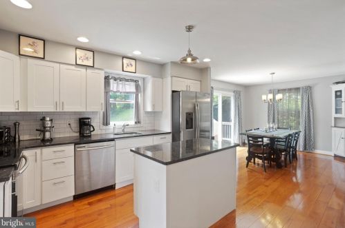 3806 Bethel Rd, Boothwyn, PA 19061-2606