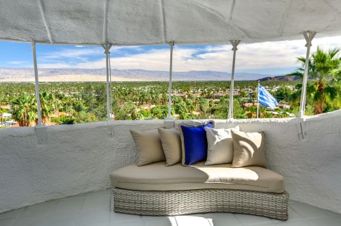 400 Camino Alturas, Palm Springs CA  92264-8996 exterior