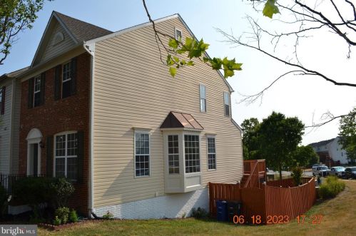501 Lilac Ter, Leesburg, VA 20176-4012