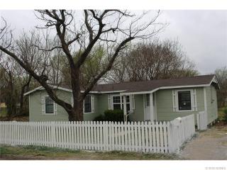 212 Orphan St, Pryor OK  74361-4011 exterior