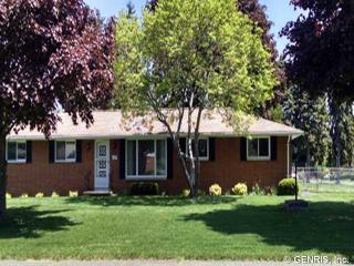 338 Sharon Dr, Rochester, NY 14626-1950