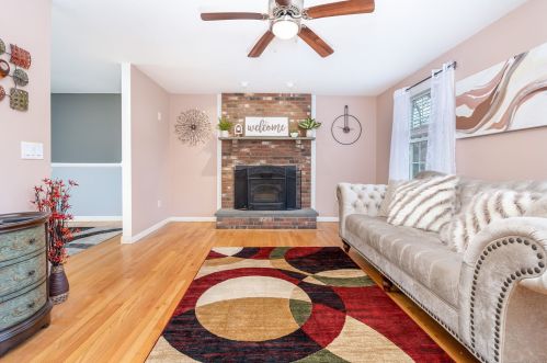 20 Alfred Dr, Colchester CT  06415-1766 exterior