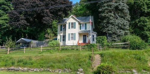 99 Jewett St, Ansonia, CT 06401-2400