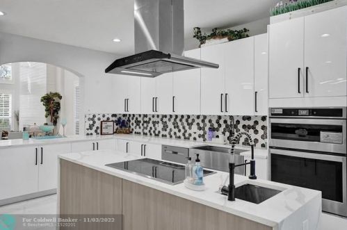 3591 177th Ave, Hollywood FL  33029-1666 exterior