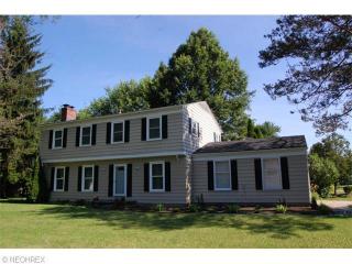 5812 Sunset Dr, Hudson, OH 44236-3850