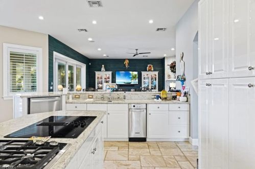 848 Birdie View Pt, Sanibel FL  33957-4629 exterior
