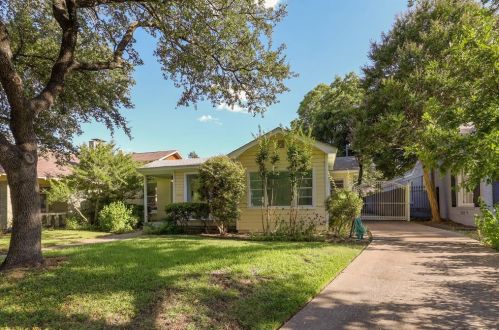 2121 Weatherbee St, Fort Worth TX  76110-1245 exterior