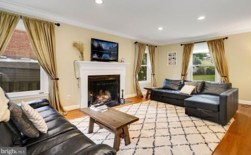 2848 Arizona Ave, Washington, DC 20016-3415