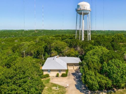 1509 Vly Vw Dr, Cedar Hill TX 75104-7841 exterior