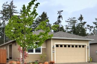 8332 Vashon Dr, Olympia, WA 98516-1366
