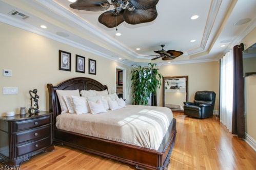 1 Mueller Pl, Warren NJ  07059-5703 exterior
