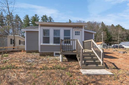 132 Moose Club Park Rd, Goffstown NH  03045-2657 exterior