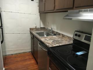 225 Church St, Philadelphia PA  19106-4524 exterior