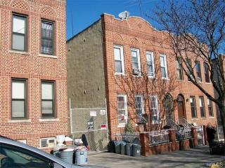 2257 Newbold Ave, Bronx, NY 10462-5107