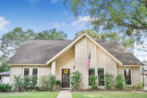 3715 Golden Lake Dr, Humble, TX 77345-1175