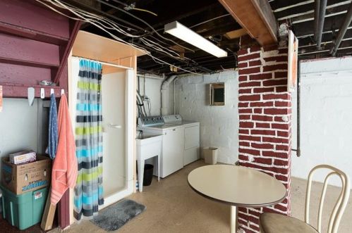 1127 Berkshire Ave, Pittsburgh PA  15226-2220 exterior