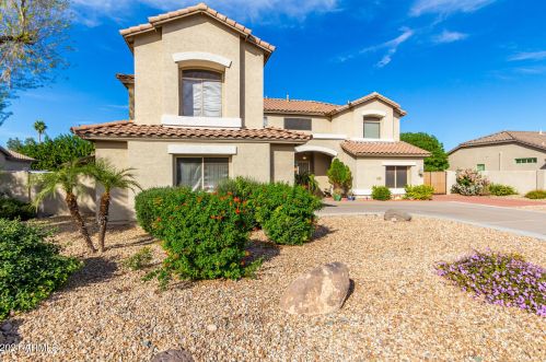 6788 Greenbriar Dr, Glendale, AZ 85308-8440