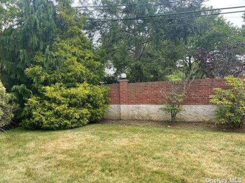 178 Wolf Hill Rd, Huntington Station NY  11747-1339 exterior